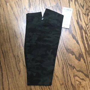 NWT Sz 2 Lululemon align pants green camo